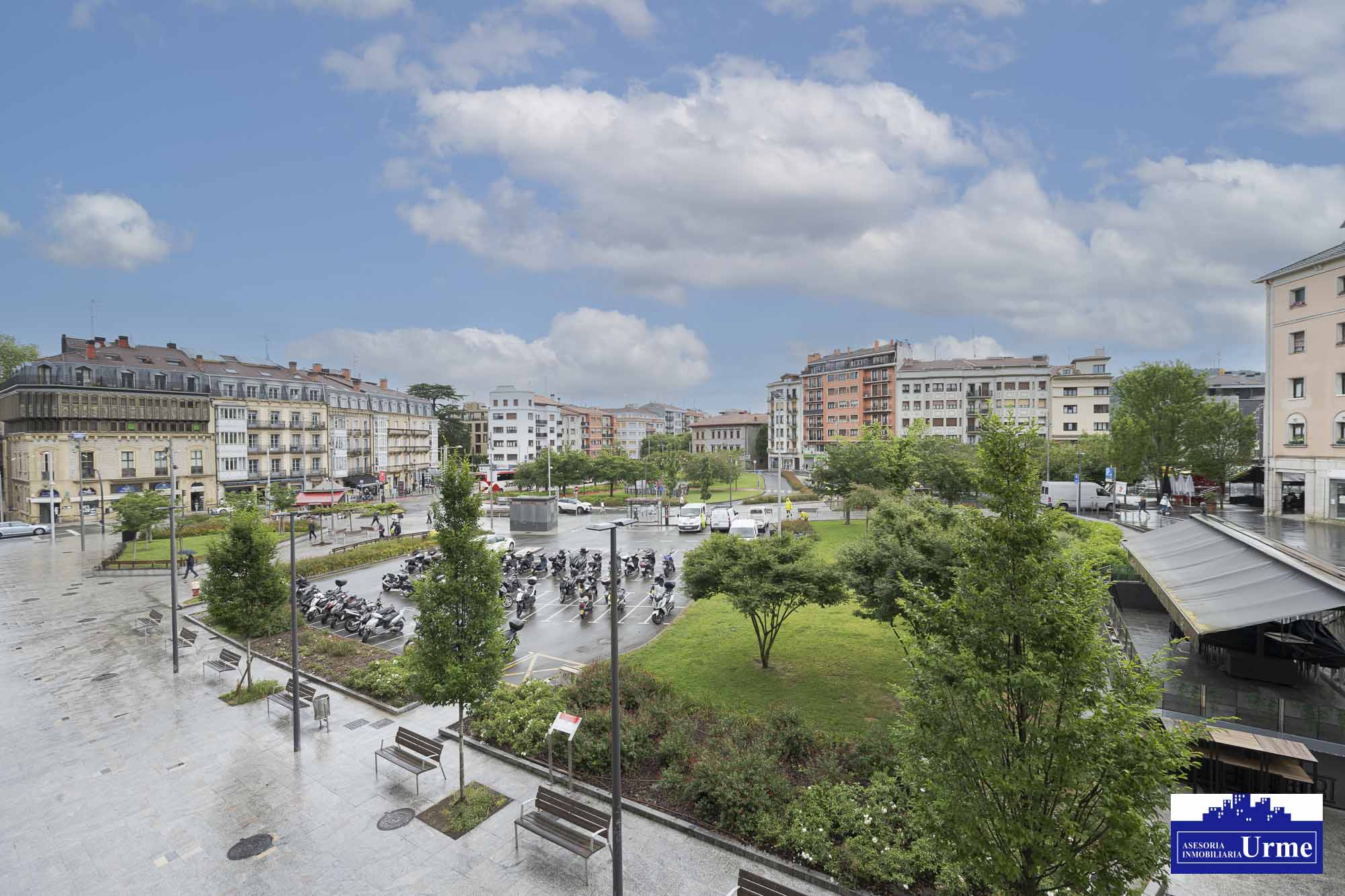 Vivienda centrica con Vistas despejadas y junto al ayuntamiento.78m2, 3 habitaciones, salon cocina, baño + aseo independiente. Informate. Vivienda centrica con Vistas despejadas y junto al ayuntamiento.78m2, 3 habitaciones, salon cocina, baño + aseo independiente. Informate.