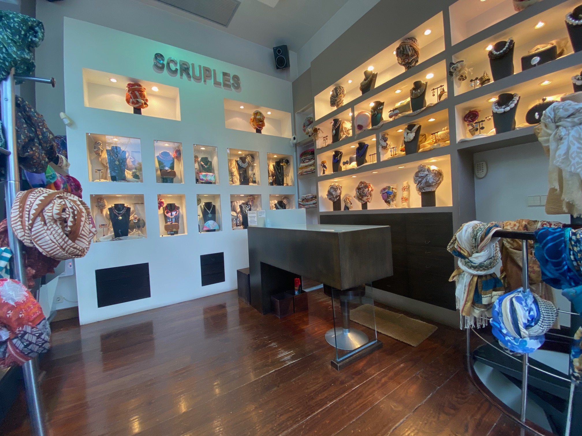 En Luis Mariano se vende local en esquina, elegante y en perfecto estado! infórmate en nuestras oficinas!